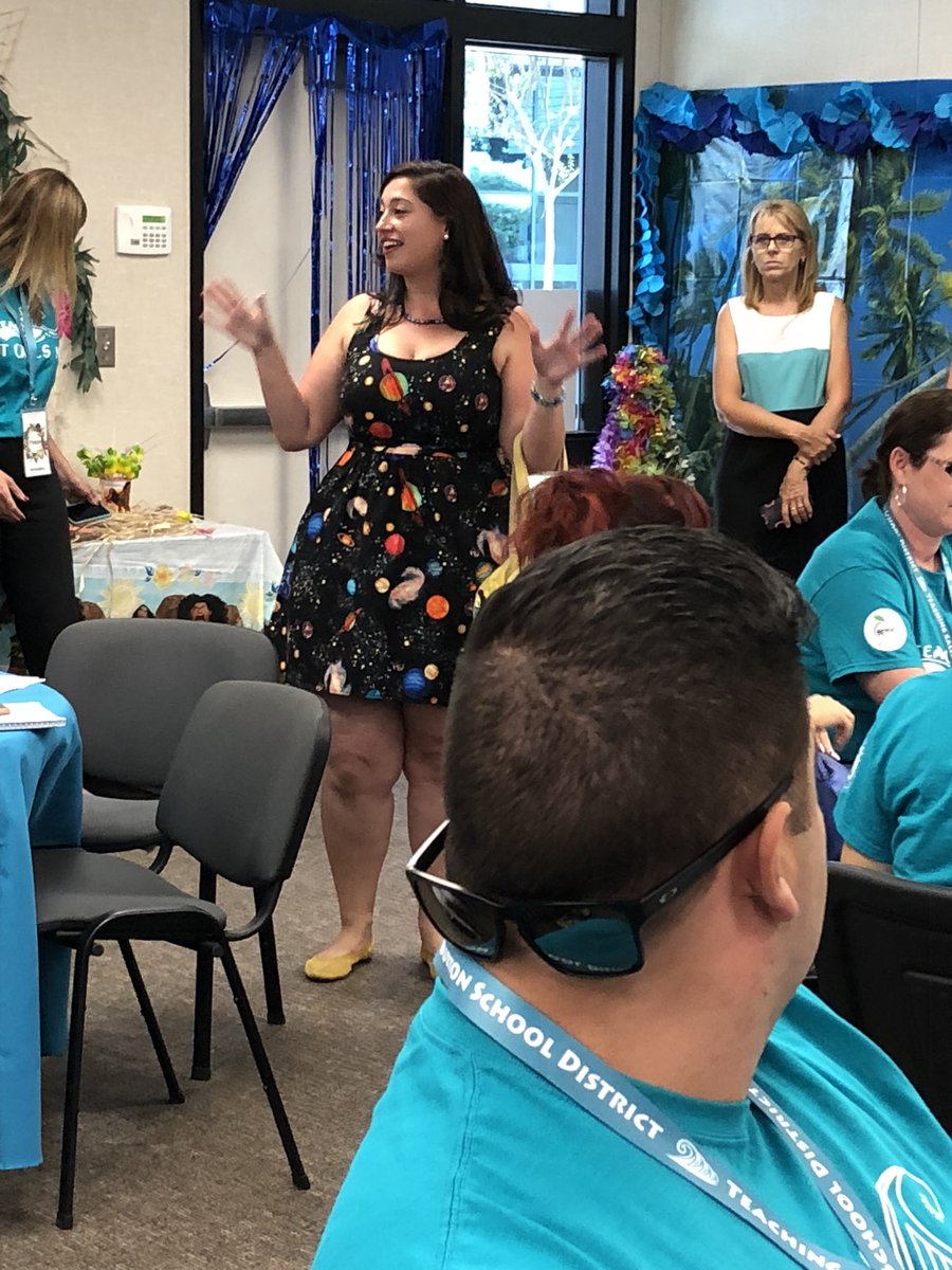 DrKristaH's tweet photo. Ms. Frizzle came to BSD’s New Teacher Training to take us on a field trip! #growingBSD https://t.co/C5l7RQh4FS