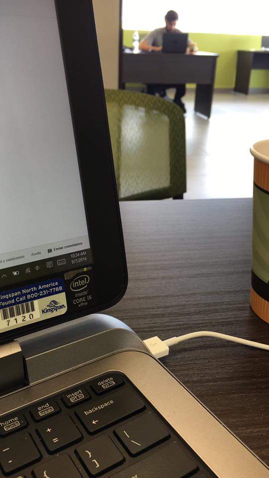 maribel_jasso's tweet image. Una vez conocí al hombre perfecto, solo convivimos 8 días, tengo la certeza de que si hubiera quedado hubiera dejado de ser perfecto. Así lo veía desde mi oficina. #MyHandsomeEngineer #MyIrishHomeless #KPie