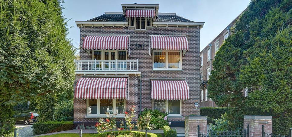 Wil jij werken bij een van de leukste communicatiebureaus van Nederland? Ben je goed in het bedenken en maken van content? En weet je alles van social media? Dan zijn wij op zoek naar jou! dekleuver.nl/marketing-comm… #vacature #content #socialmedia