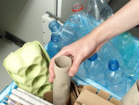 Het is #EarthOvershootDay. Vandaag hebben we alle grondstoffen verbruikt die de aarde in één jaar kan produceren. De rest van het jaar teren we dus op reserves en raakt de aarde overbelast. 

Wat jij kan doen om minder afval te produceren? Check onze tips: milieucentraal.nl/minder-afval/a…