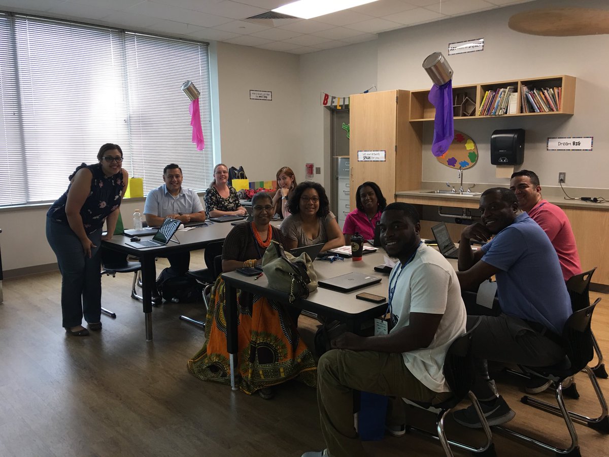 bhuertas80's tweet image. Amazing group #disdtechnology ⁦@Flipgrid⁩