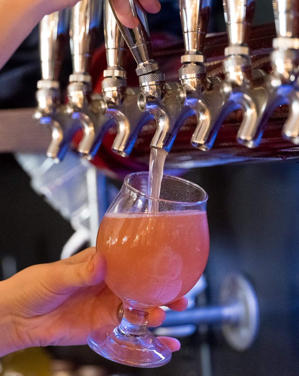 ExploreSteuben's tweet photo. .@Cider_Creek is the newest addition to Hammondsport bringing their handcrafted ciders to Keuka Lake. Find their ciders, other local brews, spirits, and wines in the laid-back tasting room. #CorningFLX #flxcider #flxbeercountry #drinkcidercreek
Photo courtesy of Molly Cagwin https://t.co/aCJ0vFuwT2