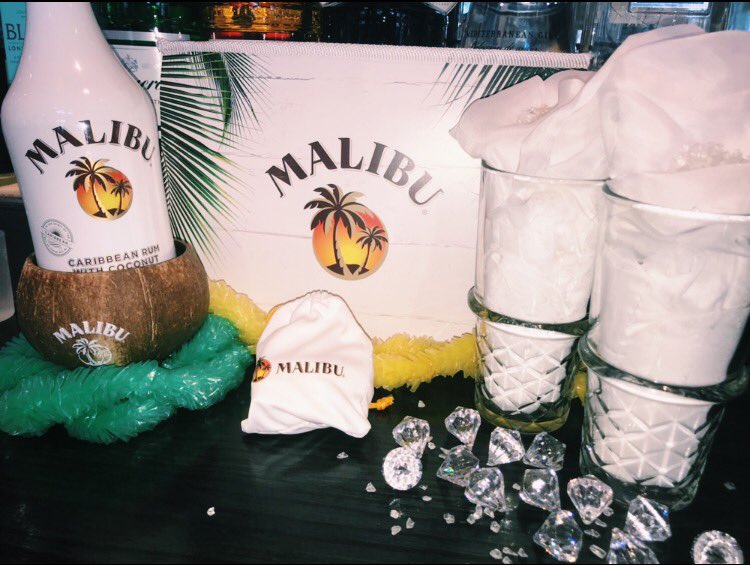 SlugCroydon's tweet photo. Creativity shown by Jordan this morning making handmade cocktails 🍹🍹🍹 #slugandlettuce https://t.co/rJ5ia3sbMK