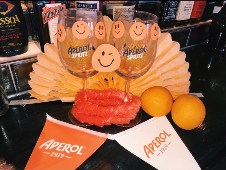 SlugCroydon's tweet photo. Creativity shown by Jordan this morning making handmade cocktails 🍹🍹🍹 #slugandlettuce https://t.co/rJ5ia3sbMK