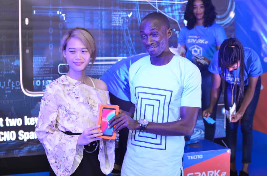 TECNOMobileNG's tweet image. Rewarding the fans, more pitches and lots more. #Spark2LightUp #LightUpYourDream2018