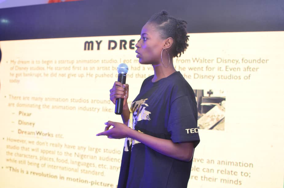TECNOMobileNG's tweet image. Rewarding the fans, more pitches and lots more. #Spark2LightUp #LightUpYourDream2018