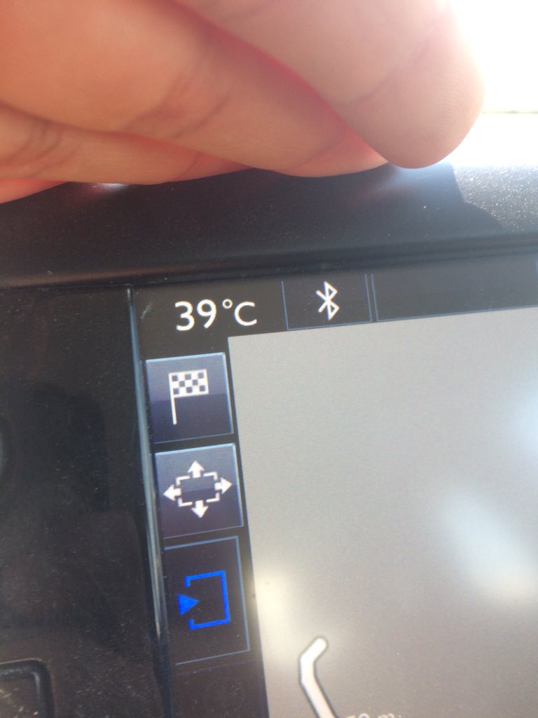 MatthiasArmand's tweet photo. Même le premier de cordée est sous la clim et nous on trime #canicule #paysan #Richerenche #Accablant https://t.co/53mSI0K01O