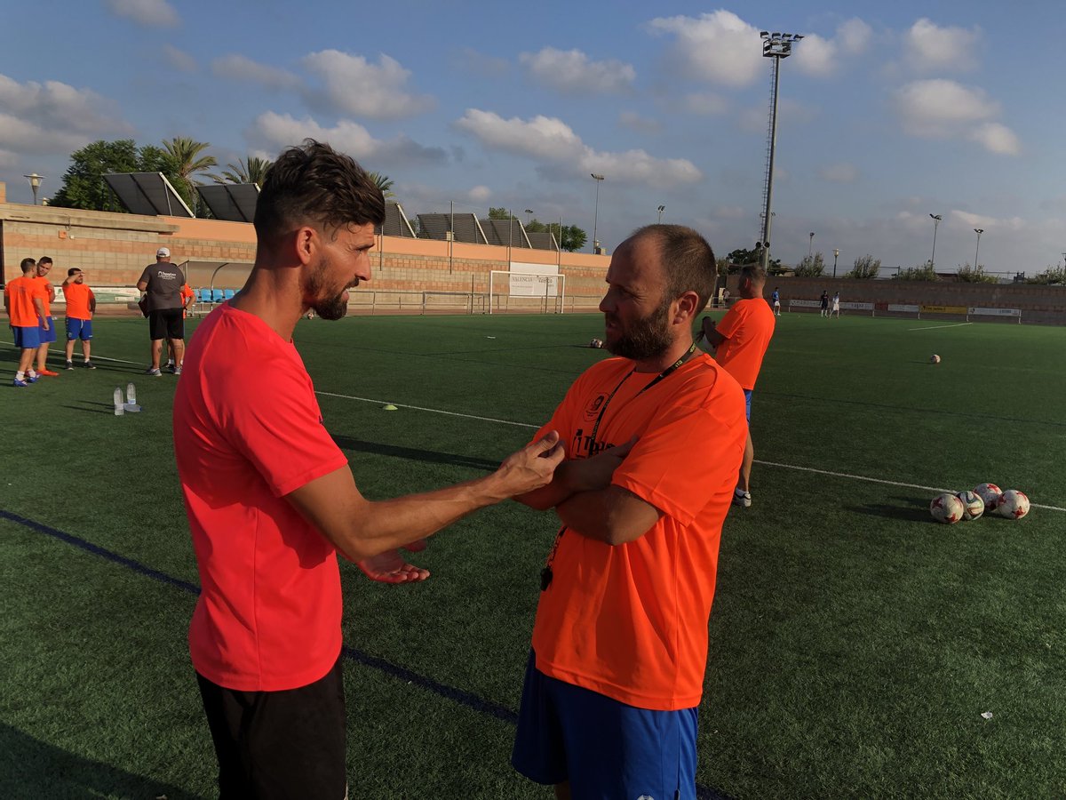 🎙📲 EDU REVERT: “Estic molt content amb la plantilla que tinc” ➡️ Entrevista de <a href="/BaanduSilla/">BaandúSilla</a> a l’entrenador del Silla C.F. 👉 facebook.com/25254256813548…
