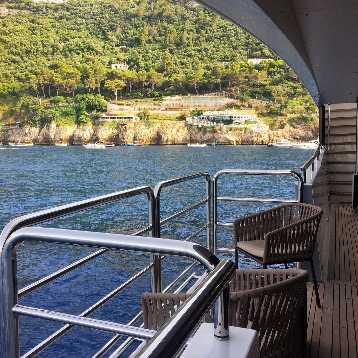 ✨A perfect view on board M/Y Imperial Princess Beatrice in Corsica 😍
#yacht #yachtlife #corsica