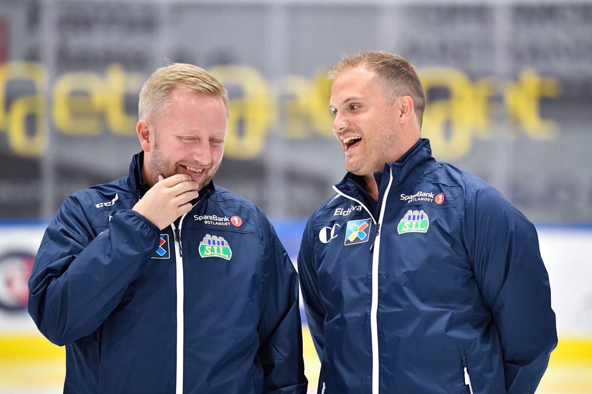 Det är kul med ishockey och 2000 åskådare på ispremiären!