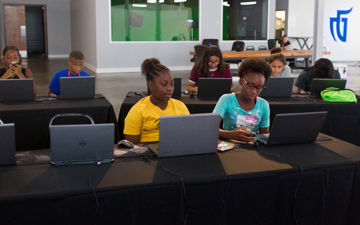 MavsGG's tweet image. Thank you @utdjonsson for leading our first Coding Camp!  🖥 #MavsGG #codingispower #codingcamp