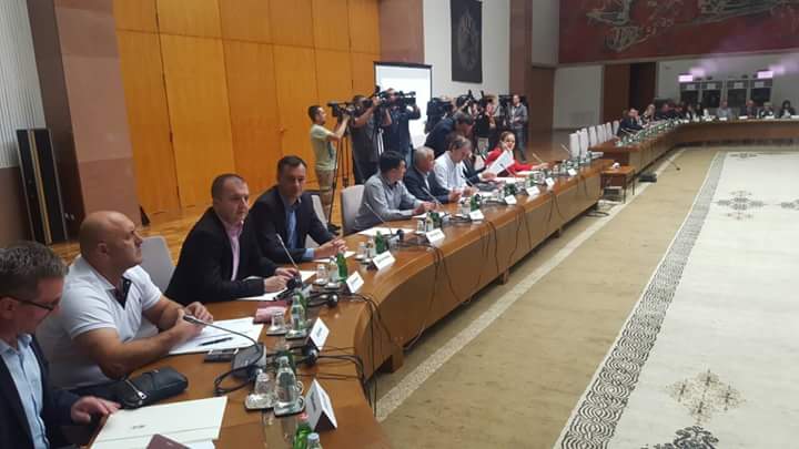 ОПШТИНА ДЕСПОТОВАЦ ДОБИЈА 2,7 МИЛИОНА ЗА СУФИНАНСИРАЊЕ МЕРА ПОПУЛАЦИОНЕ ПОЛИТИКЕ

25.07.2018. године - У понедељак, 23. јула, заменик председника Општине Ненад Јовановић потписао је Уговор о суфинансирању мера популационе политике јединица локалне самоуправе у Републици Србији.