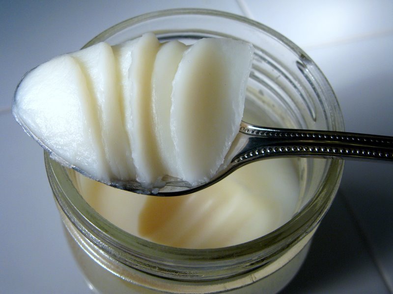 DietHeartNews's tweet photo. Cook with lard - you get the added bonus of vitamin D! Tablespoon of lard from pasture-raised pig = about 1,000 IU vitamin D. (Same amount of Olive Oil or Con-ola = ZERO.) Lard: One of the highest dietary sources of vitamin D + 40% saturated for chemical stability https://t.co/Wb8UpEXEJ3