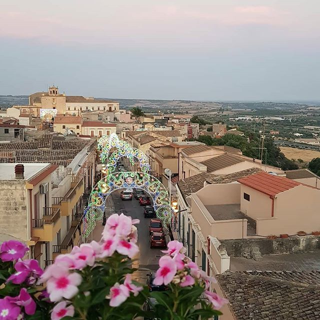 Concludiamo il mese di luglio con bellissimo scatto dall'alto.  G O F T H E D A Y

FOTO DI @sandrobarbagallo
L U O G O #ispica
L O C A L M A N A G E R <a href="/carmelo_falco/">carmelo falco</a>
T A G #ig_ragusa #ragusa 
M A I L igragusa.ad@gmail.com
anche su F A C E B O O K &amp; T W … ift.tt/2LPsA7m