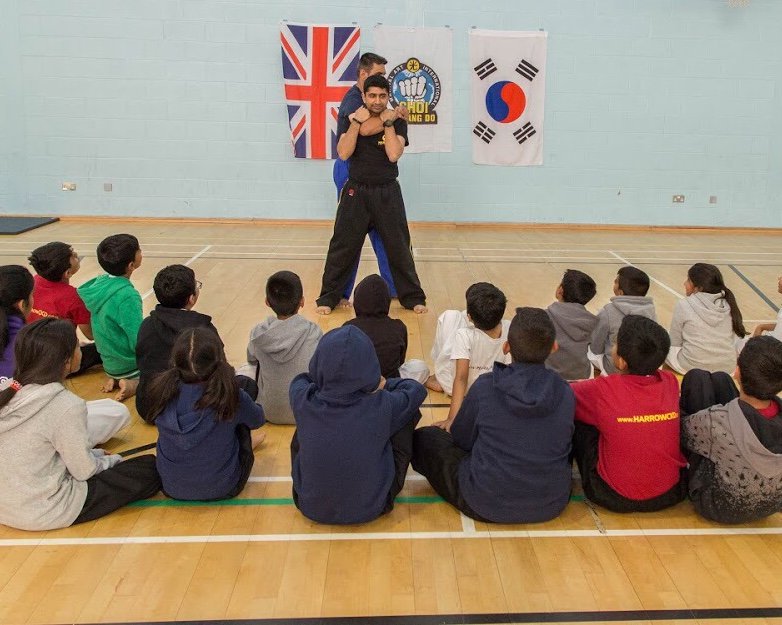 KentonMarArts's tweet photo. Youth Self Defence Workshops
#harrowckd #harrow #choikwangdo #martialarts #selfdefence #martialartsharrow #selfdefenceharrow #defencedrills #blocking #punching #kicking #striking #shieldattack #power #focus #youthselfdefence https://t.co/rnhVPd3zzp