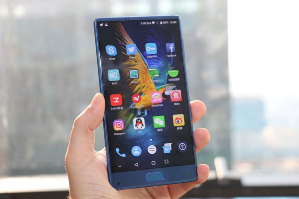 notebookitalia's tweet photo. A quasi un anno dal lancio, Elephone S8 resta uno dei borderless mid-range più convenienti sul mercato. Oggi lo trovate in offerta - a metà prezzo - su Colicool. Costa appena 150€ -> https://t.co/Gab6l0aYCV #colicool #elephone #elephones8 #android #borderless #mediatek #offerta https://t.co/u7c3nlR5Sg