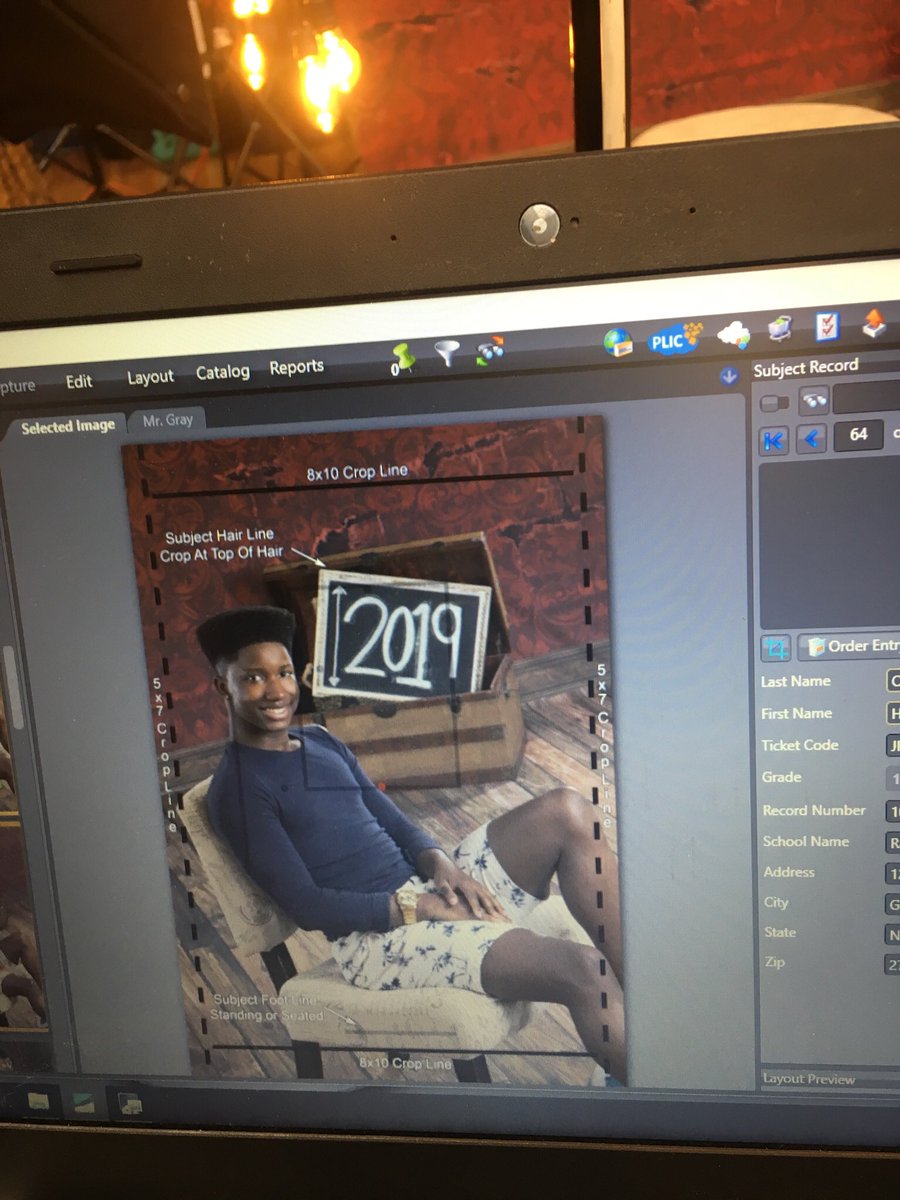 CallMeHennessi's tweet photo. Some of my senior pictures πΈβ¨ So after my first picture taken, the lady in charge approached me and wanted to know if I could be apart of their modeling market, meaning they could use my pictures wherever they go. #SucessIsComing π₯ππ€ https://t.co/hHxAvOpUu5