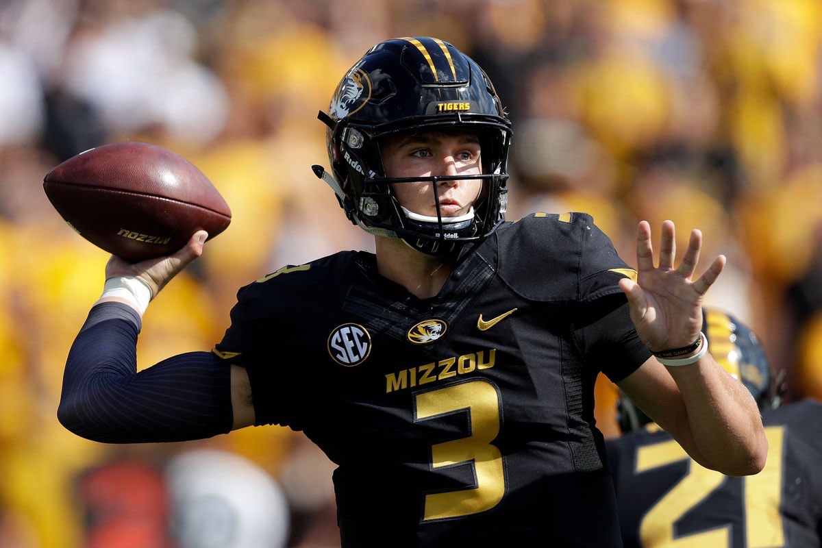 SECSeats's tweet photo. Don’t miss the opportunity to witness Drew Lock, Missouri quarterback and Heisman candidate, at the Missouri Tigers first home game against UT Martin on September 1st! Be in the #Zou this season by purchasing your seats at https://t.co/D3uxeMNJyM! #mizzou #tigers #football https://t.co/q1g5eV6hOf
