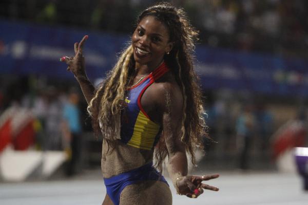 EFEdeportes's tweet photo. Simplemente Caterine... Así, como esta conmovedora crónica de EFE, la campeona olímpica de triple salto se lució en los XXIII Centroamericanos y del Caribe, con récord incluído. https://t.co/TBPzdDN3nw #EFEenBarranquilla #Barranquilla2018 #EFEem https://t.co/3qYT51lson
