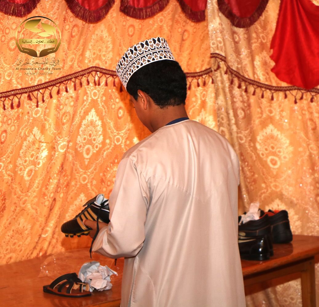 أكثر من ١٥٠ حالة مسجلة بالفريق استلمت #كسوة_المدارس إلى الآن ، على أن يستمر الفريق بالتوزيع حتى نفاذ الكمية.

 📍 موقع التوزيع:
مقر فريق المصنعة الخيري (المصنعة/ الشعيبة(مقابل محطة المها)).

⏰  (٥-٩)مساءً