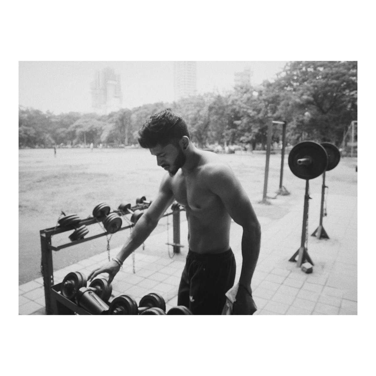 Hustletomuscle1's tweet photo. Don't Stop Keep Grinding.🔥
Each Day. 
Each Hour. 
Each Second.
📸 - @sparrowofeden 
#fitforlife #fitnessmotivation
#fitspo #fitnesslife #fitnesslifestyle #fitfam #workoutmotivation #workout #gains #grinding #dontstop https://t.co/QymSKm67xR