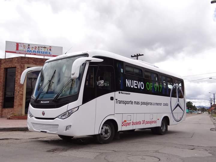 latinobus's tweet photo. Mas económico en combustible y productivo como siempre, el nuevo #OF917 de @MercedesBenzCol, que ha estado siendo presentado a los transportadores. https://t.co/ZJrrL6bsjw