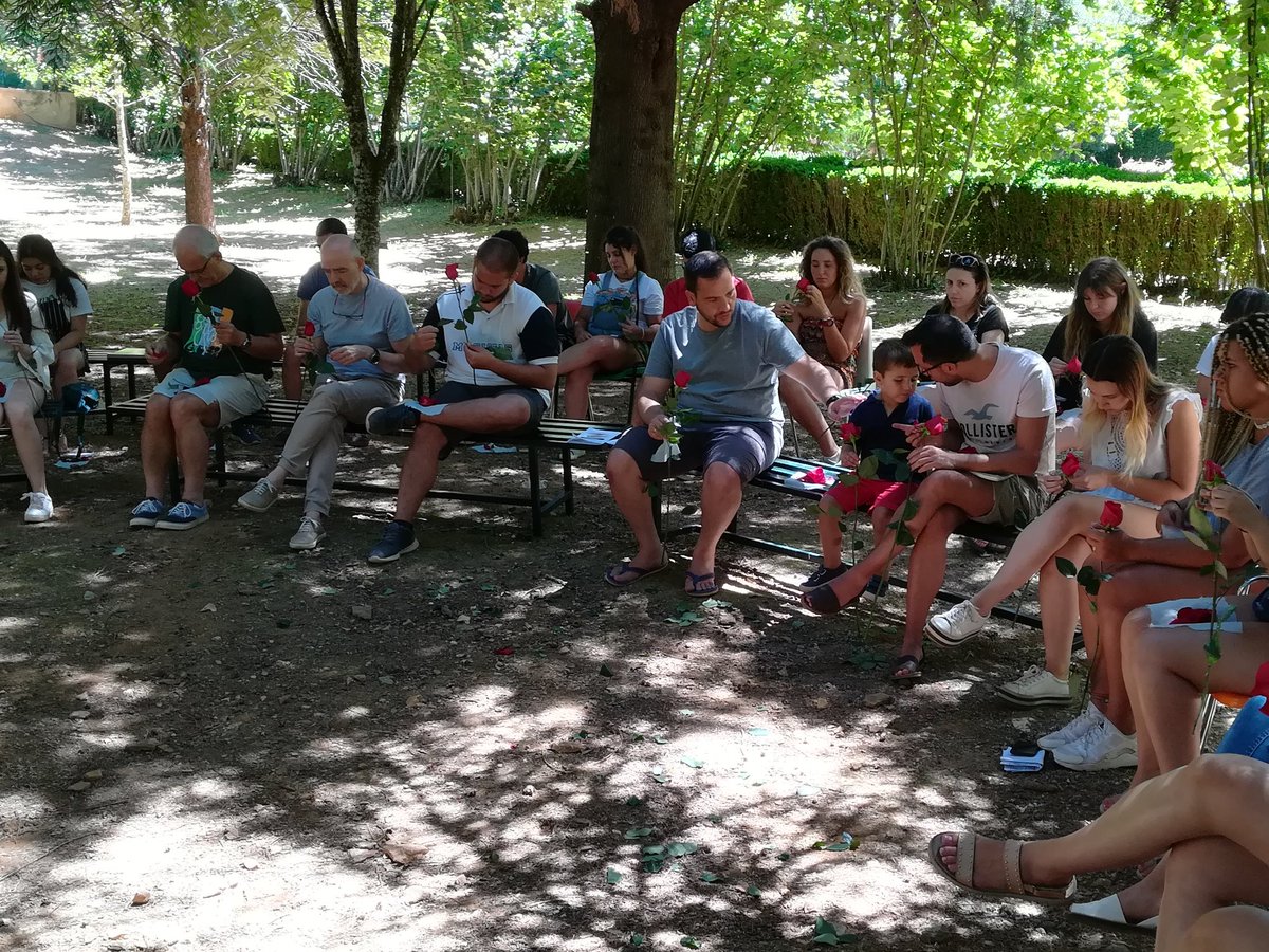GVXMediterranea's tweet photo. Celebración final #GVX #Comunidad #experienciadeDios #FH2018 #rostroymanosdetumisericordia https://t.co/KXSpf4KSn0