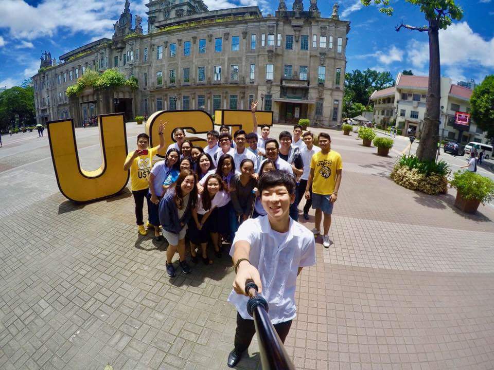 rxbinco's tweet photo. August, last year. This year hindi na kami papasok bilang freshies ngunit bilang sophomores na 😢 talagang #FreshiesNoMore https://t.co/IozAtGNtdW