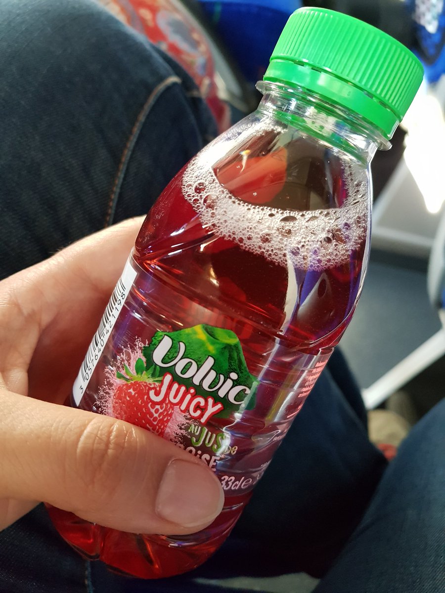 AleksandraBG's tweet photo. Merci @OUIBUS pour cette attention par temps de #canicule 
Cc @VolvicFraise @Volvic_fr https://t.co/4nUUiFFULZ