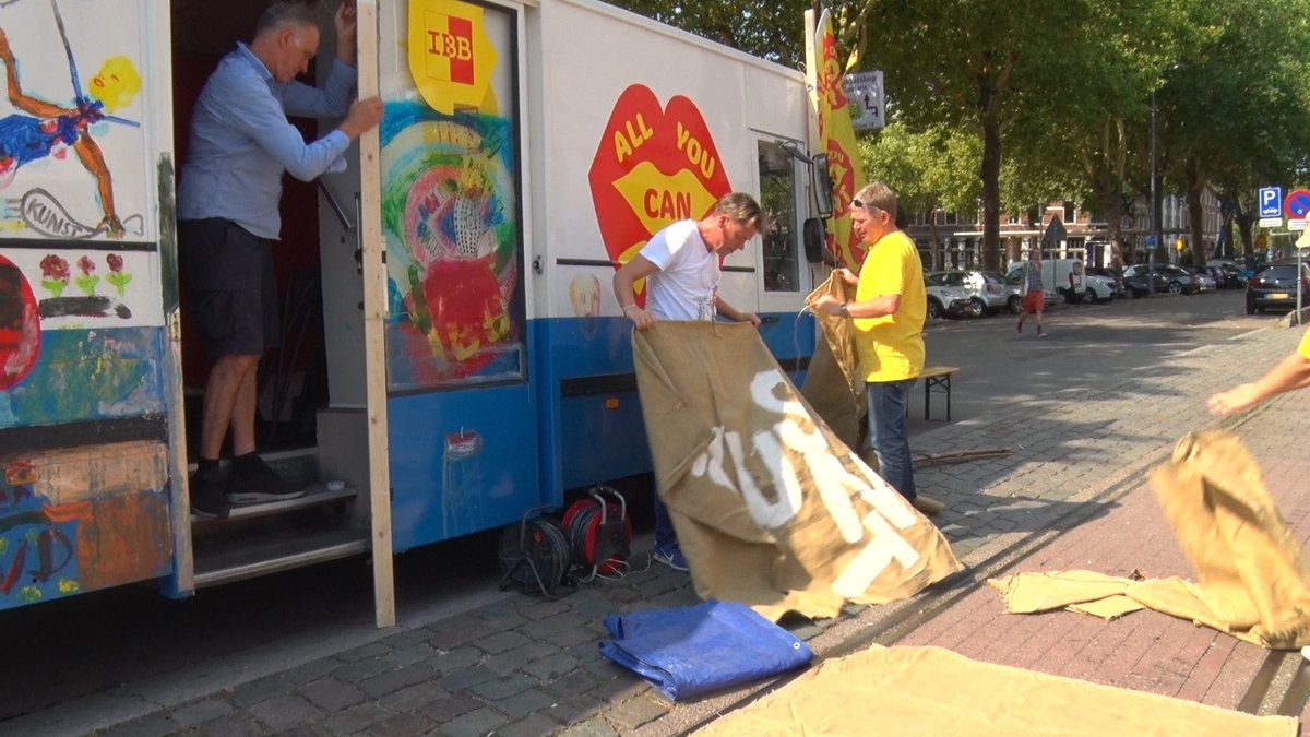 openrotterdam's tweet image. Kunsthal trekt het museum uit en de wijken in met mobiele atelier bit.ly/2AtDhb8 @kunjijdekaapaan @fenixfood
@kunsthal @WdKA #allyoucanart #kunst #rotterdam @feijenoord_rdam #open010