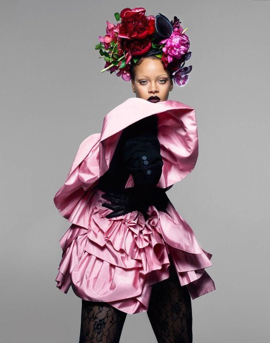FashionweekNYC's tweet photo. Rihanna in the @BritishVogue September 2018 Issue ❤❤❤ https://t.co/AShHyyMAcz