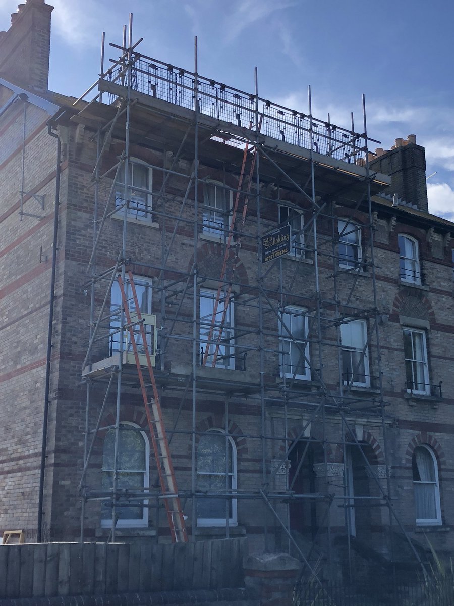 SamScaff2003's tweet photo. Ridge repairs in Cornwall Road, #Dorchester #Dorset #ScaffoldDorset #RoofingDorset #TeamWork #SamScaff https://t.co/7445cnLSFo