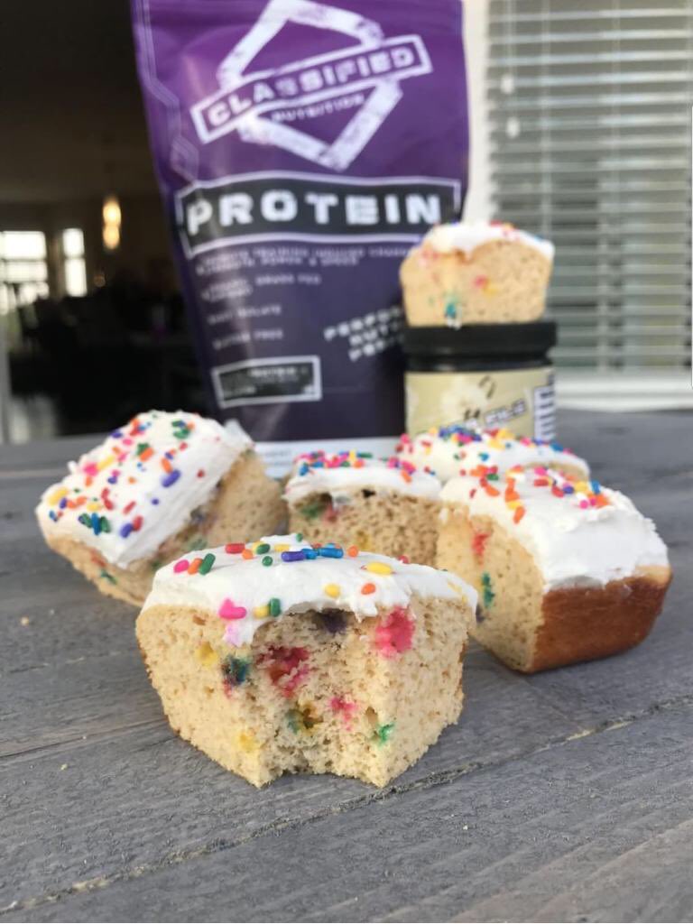 TeamCN's tweet photo. Sometimes we have PROTEIN birthday cake for breakfast.  😋  Enjoy 25% off a bag of Cold-Filtered Organic Grass-Fed Whey Protein Isolate &amp; any flavor mix of your choice when you use code: "CAKEDAY" at checkout ➡️ 
https://t.co/75LyqsSGGW https://t.co/FAUqcmkfeg