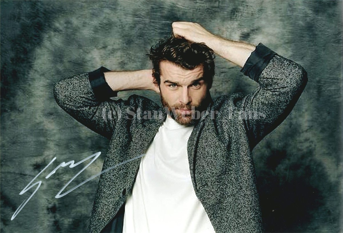 StanWeber_SO's tweet photo. Anyone here who's looking for a really rare autographe from @stanleyweber ? Only 4 available. The proceed goes to  a child charity in France. Please let us know if you want to know more. https://t.co/t7UpEWhq3A