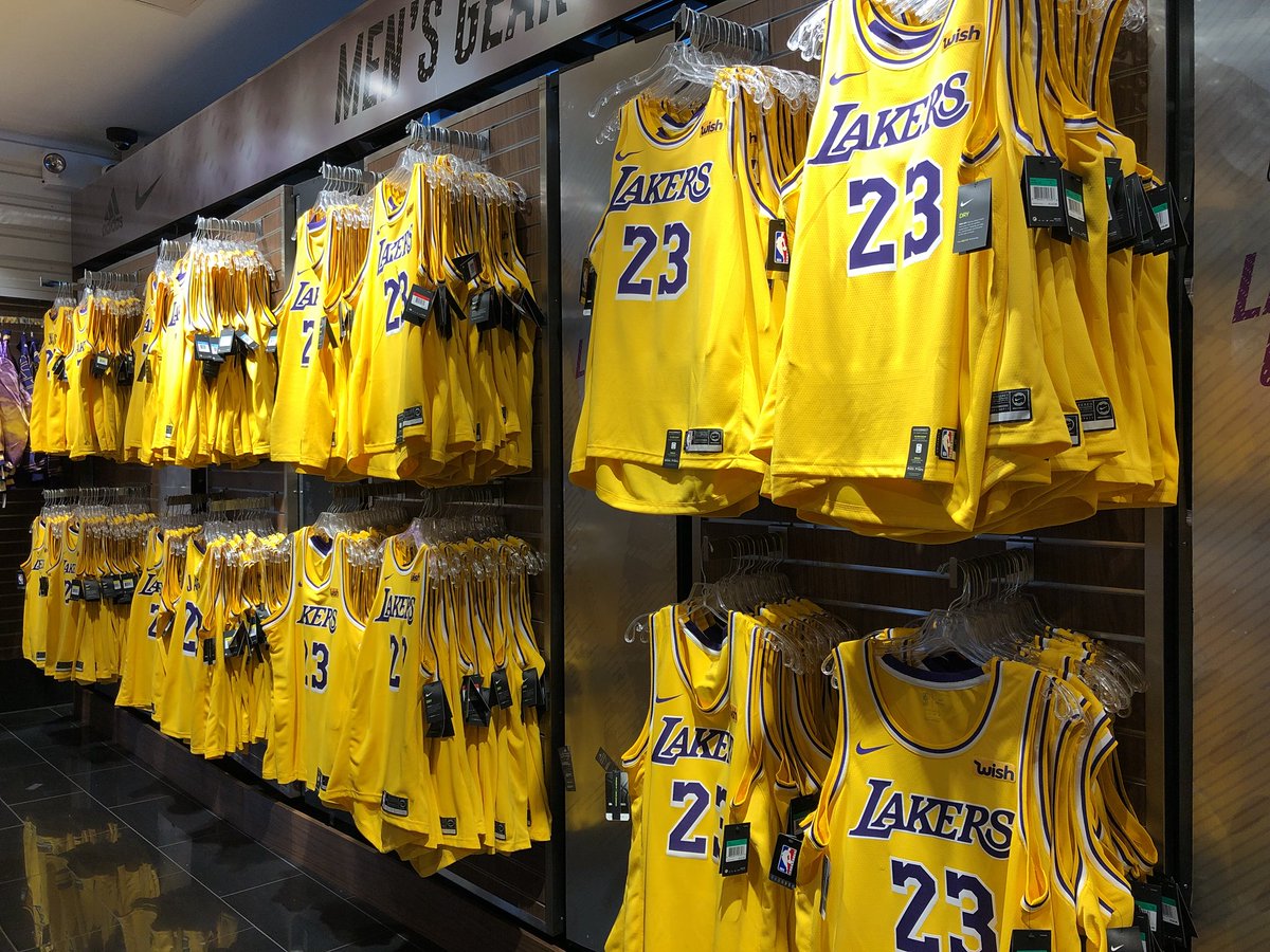 Lakers Store på X: Jerseys on jerseys-10am  / X