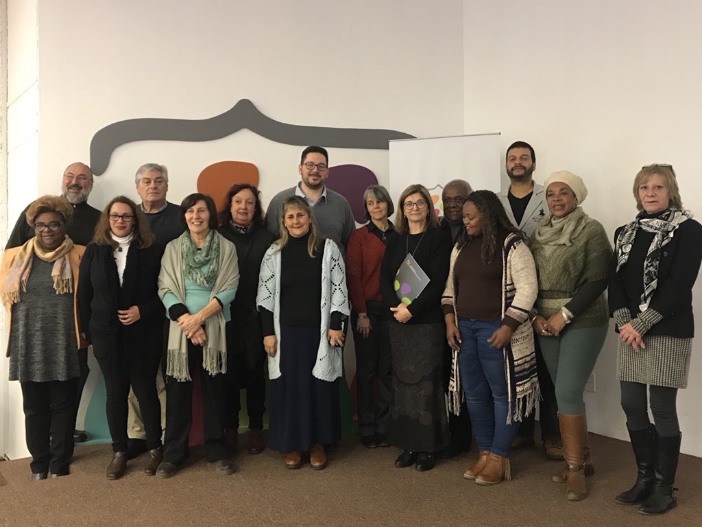 Los integrantes del equipo de la @Com_nodiscrimin y del @INDDHH_Uy que trabajaron en el diseño del Protocolo de Actuación firmado en esta jornada