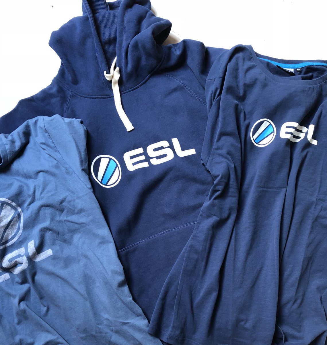 streamingAK's tweet photo. Thanks so much #esl ! Love it so much ❤️💋 @ESLRainbowSix @ESLGermany @ESL #eslready #rainbowsixesl #rainbow6 https://t.co/YtAtIlp5IL