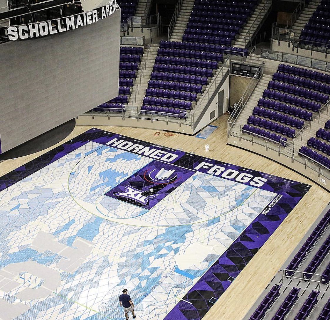 TheBestGear's tweet photo. TCU Horned Frogs going with Frog Skin themed court 😍 via @TCU_Athletics #TBG https://t.co/heUvCdgLGy