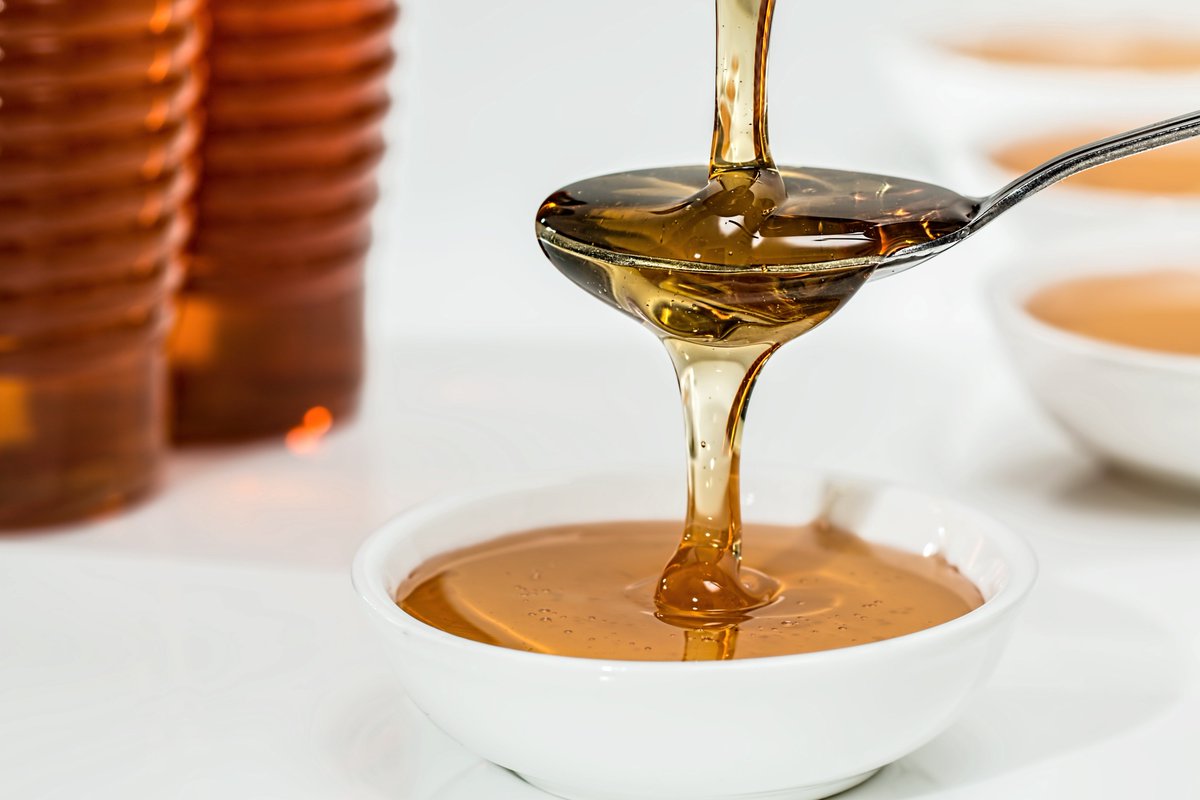 voiceoftinychef's tweet image. #ChefTip-Did you know #honey is the only #nonperishable good substance, so if it #crystallizes or becomes cloudy, simply #microwave it for #30second increments till it clears up again!! #KloveChef #Alexa #honey #tips #kitchenhacks #DIY #easytips #honeytips #healthy #allabouthoney