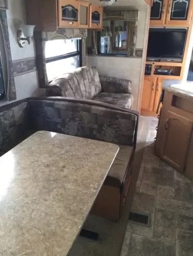 MetroRVCA's tweet photo. Keystone Springdale
The kitchen includes a refrigerator/freezer, a microwave, and a stove. Motor homes and toy haulers also have bathrooms with a shower.
All motor homes and toy haulers have on board generators, TVs and awnings.
#rentals #trailerrentals # motorhomes https://t.co/czFj2zzGR0