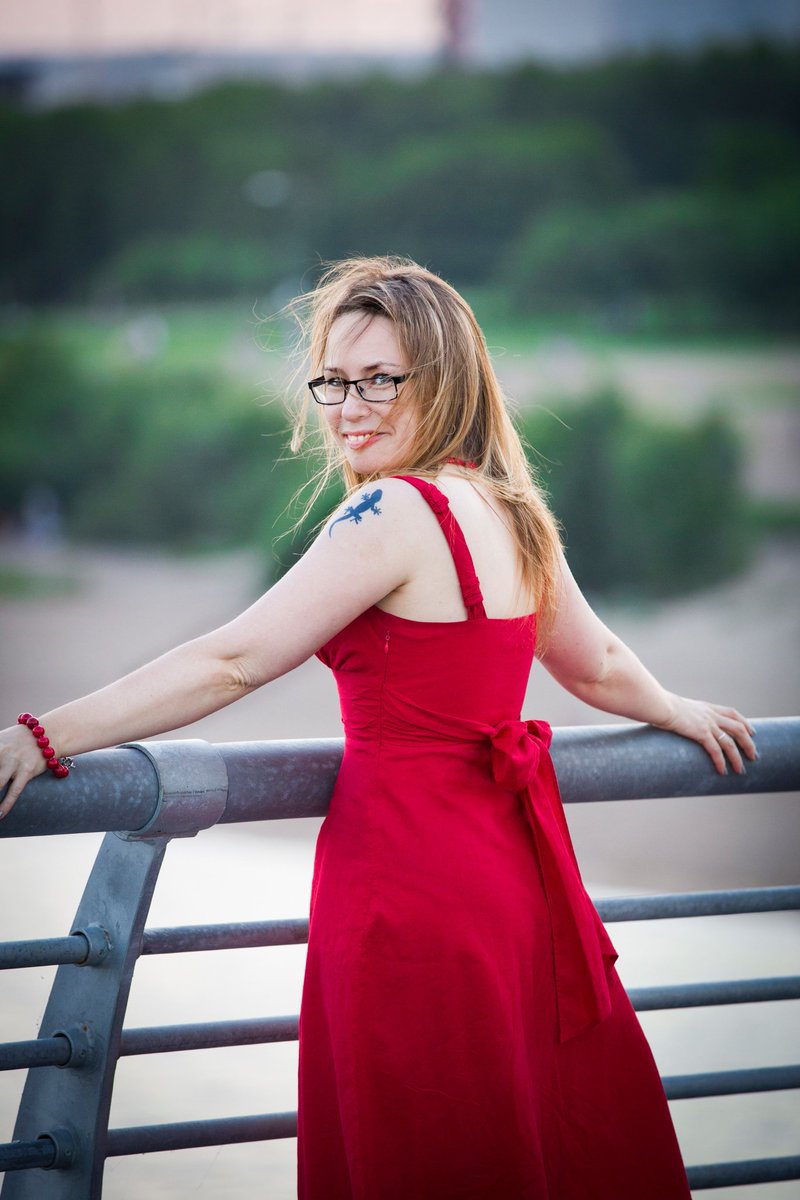 EnniRed's tweet photo. Day 5 of my #FemaleWriterSummerChallenge
Sometimes a dress 👗 & some summer sun ☀ can inspire a girl to come home 🏠 with a new short film 🎦 idea to put in Writer's Box #goingout #awayfromcomputer #challengeyourself #inspiration #generatingideas #screenwriting https://t.co/ypiosHmdDc