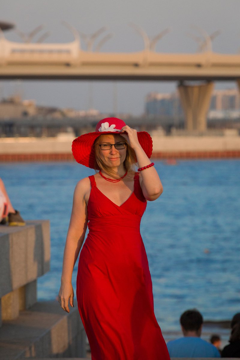 EnniRed's tweet photo. Day 5 of my #FemaleWriterSummerChallenge
Sometimes a dress 👗 & some summer sun ☀ can inspire a girl to come home 🏠 with a new short film 🎦 idea to put in Writer's Box #goingout #awayfromcomputer #challengeyourself #inspiration #generatingideas #screenwriting https://t.co/ypiosHmdDc