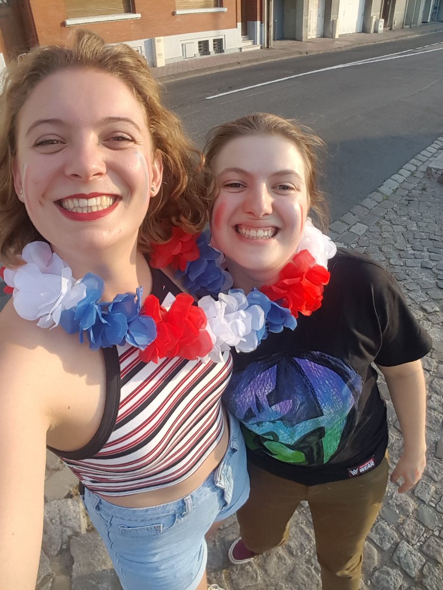 Sgorble's tweet photo. #posttonsmile pcq ces vrais sourires sont rares https://t.co/l5qqJrOrYB