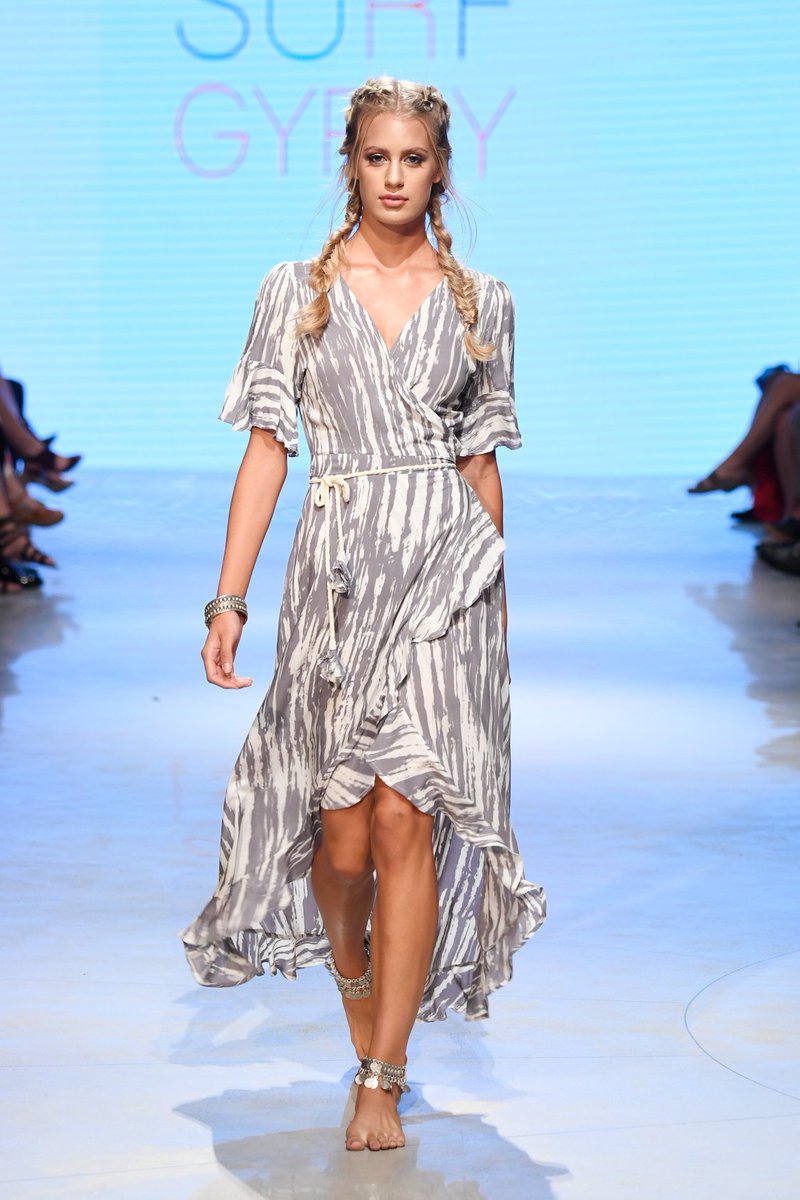 ArtHeartFashion's tweet photo. Designer Surf Gypsy made waves 🌊 at #MiamiSwimWeek2018 powered by #ArtHeartsFashion ❤ #surfgypsy #FaenaForum #MiamiSwimWeek #designer https://t.co/lHDSV6iVhj