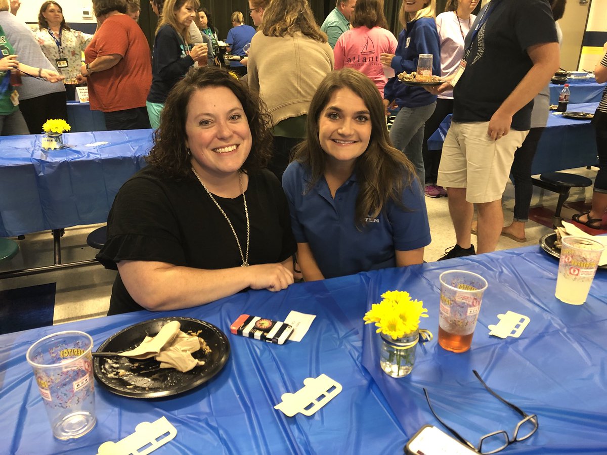 KatherineBBrown's tweet photo. We ❤️ #cfespto !! Thank you for starting our year off with a delicious lunch! @CFESmustangs https://t.co/vBzpzy30Yb
