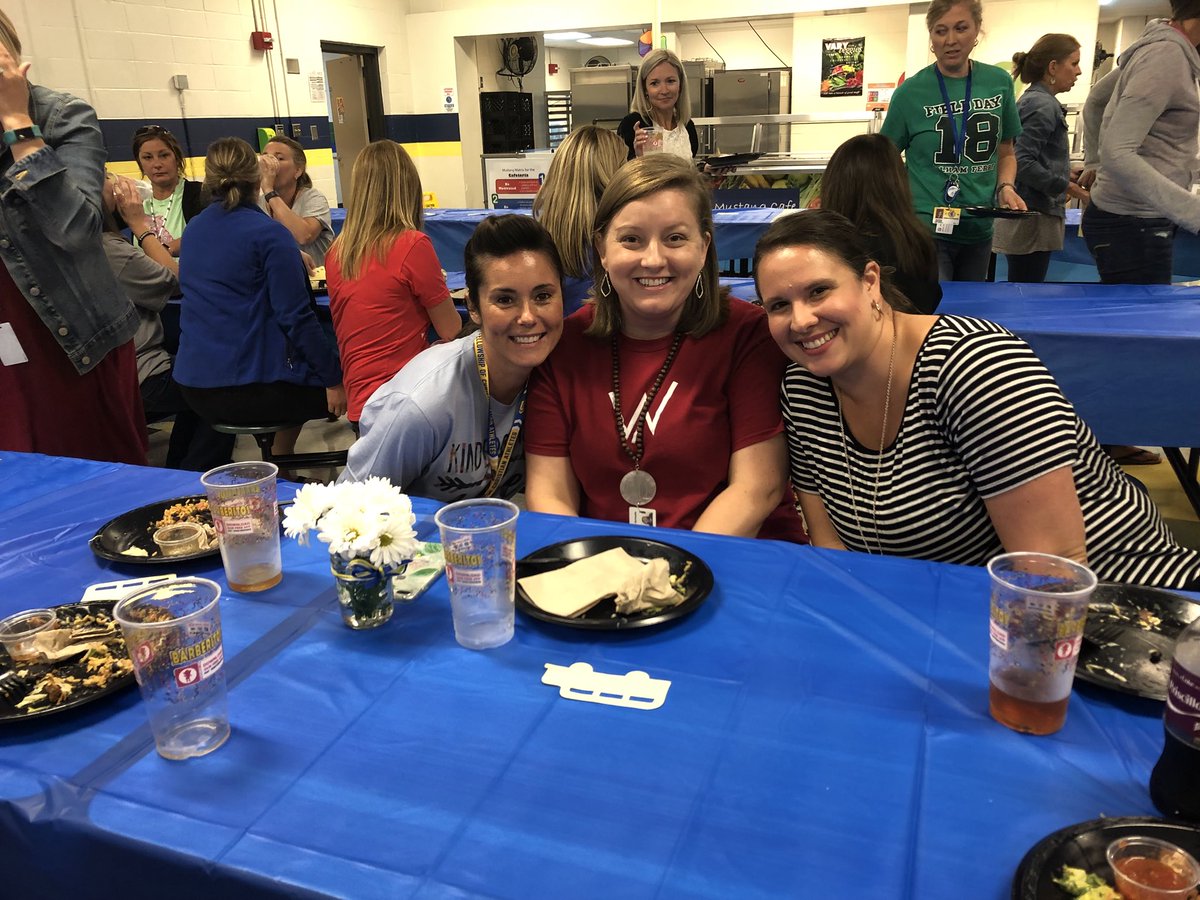 KatherineBBrown's tweet photo. We ❤️ #cfespto !! Thank you for starting our year off with a delicious lunch! @CFESmustangs https://t.co/vBzpzy30Yb