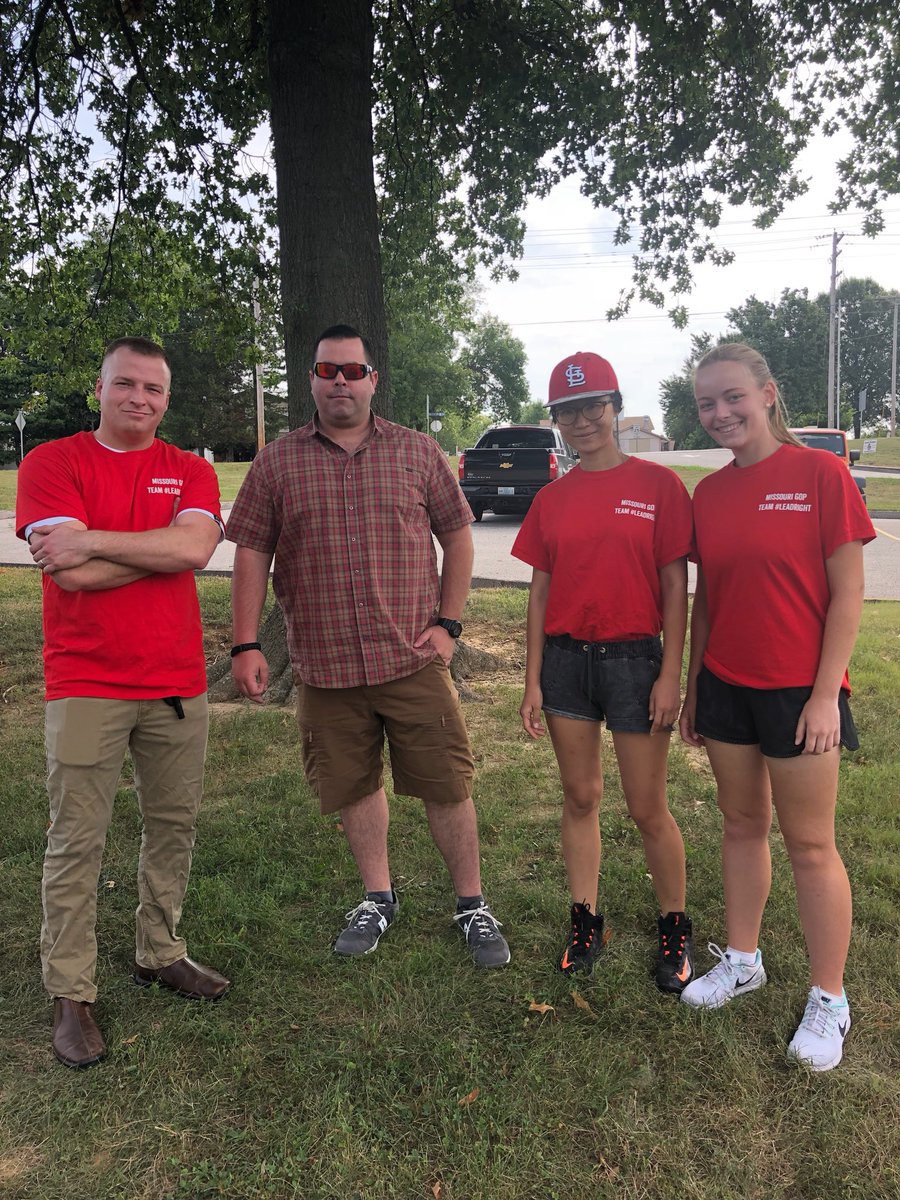 austin_schwerdt's tweet photo. As our week of action is coming to an end, I just want to give a huge shoutout to team #LeadRight St. Charles for working hard these past few days! All of our awesome Neighborhood Team Leaders and Core Team Members showed show much leadership, and dedication this week, thank you https://t.co/AnGgSlB13T
