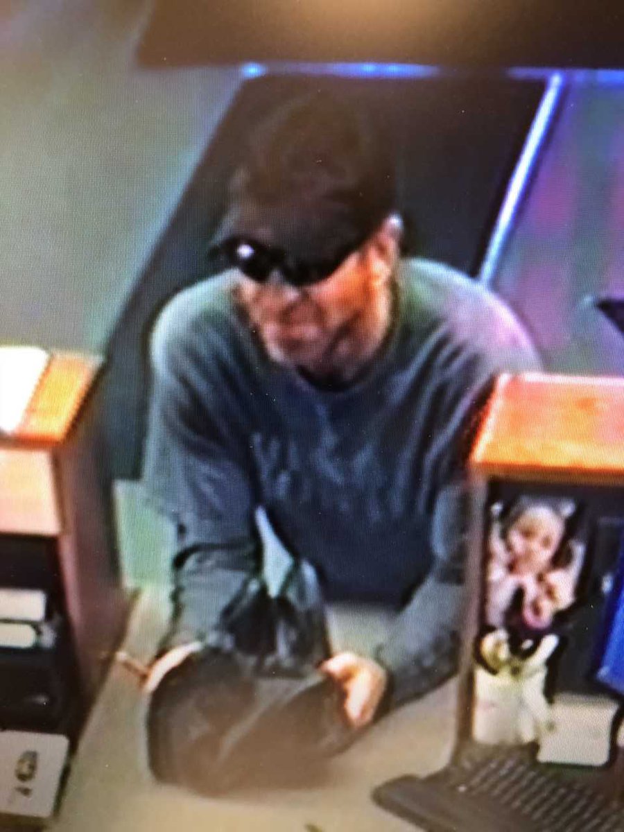WSBT's tweet image. Please pass this on! Michigan City police are looking for this man. He robbed a First Source Bank on Franklin Street today: wsbt.com/news/local/mic…