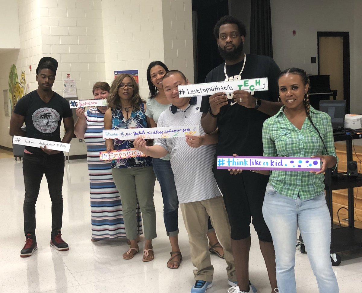 LMCoxton's tweet photo. Making commitments to help Oakley continue to rise! We are ready to support each other as we continue to rise! #CoachingAndFeedback #LeadingDifferently @NnekaPink @ladyterez @APJordan12 @OCranium https://t.co/R2mAdloCzu