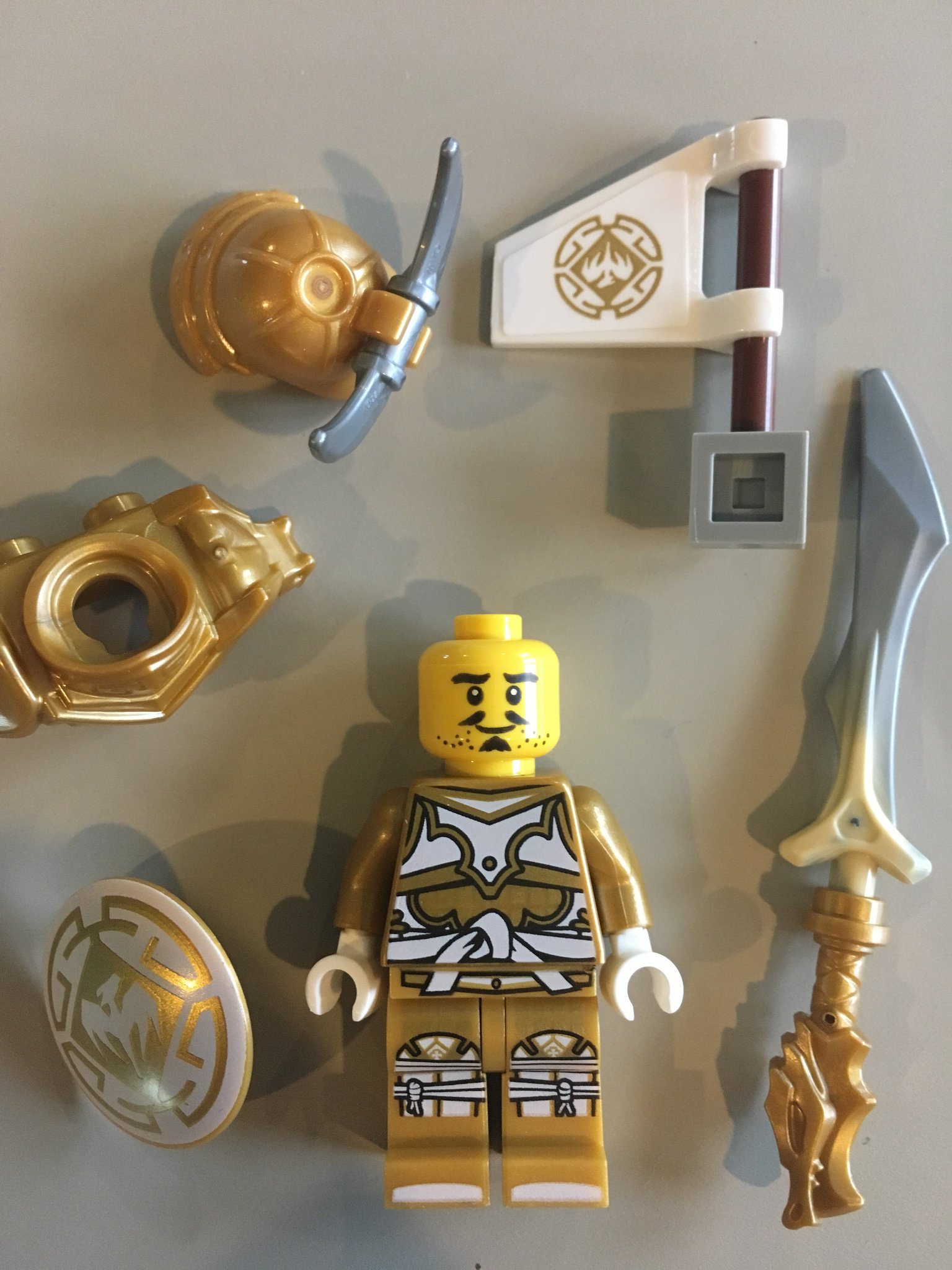 Lego ninjago golden dragon master hotsell